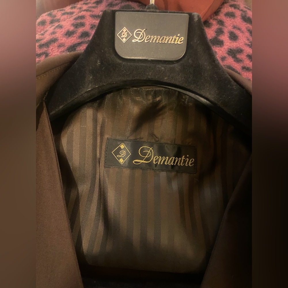 Demantie Brown 3pc suit. Blazer, pants, and vest